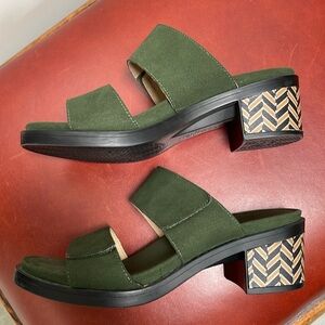Perfect for summer/fall comfy Alegria sandals run large